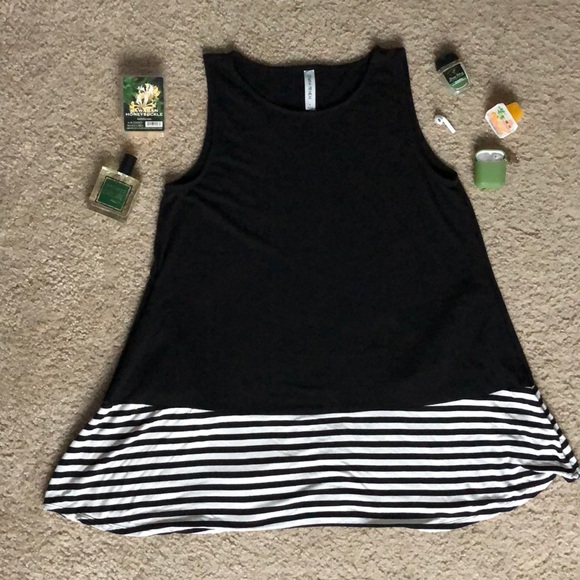 Zenana Outfitters Tops - ZENANA PREMIUM Sleeveless Tunic Top